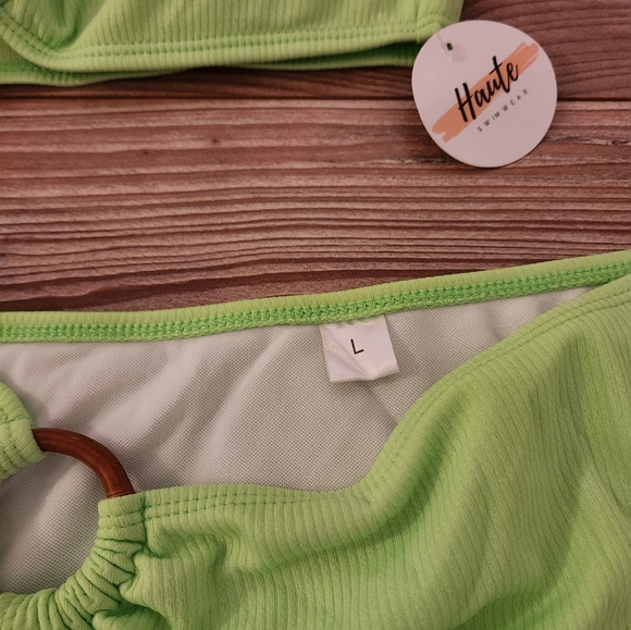 Haute Bikini Swimsuit  (NWT) Size Large - Picture 7 of 9